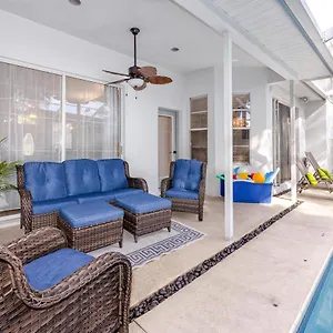 Paradise - Lovely With Pool & Hot Tub , Palm Harbor United States
